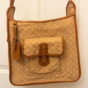 Louis Vuitton Mini Lin Mary Kate Besace